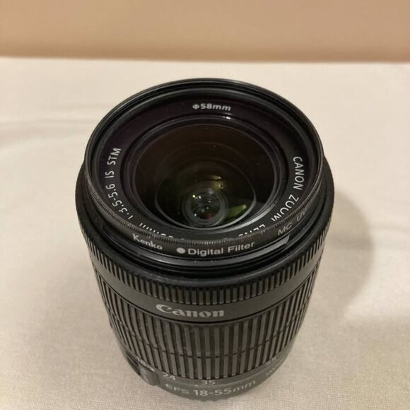 Canon EOS 700D / Rebel T5i - Picture 3 of 5